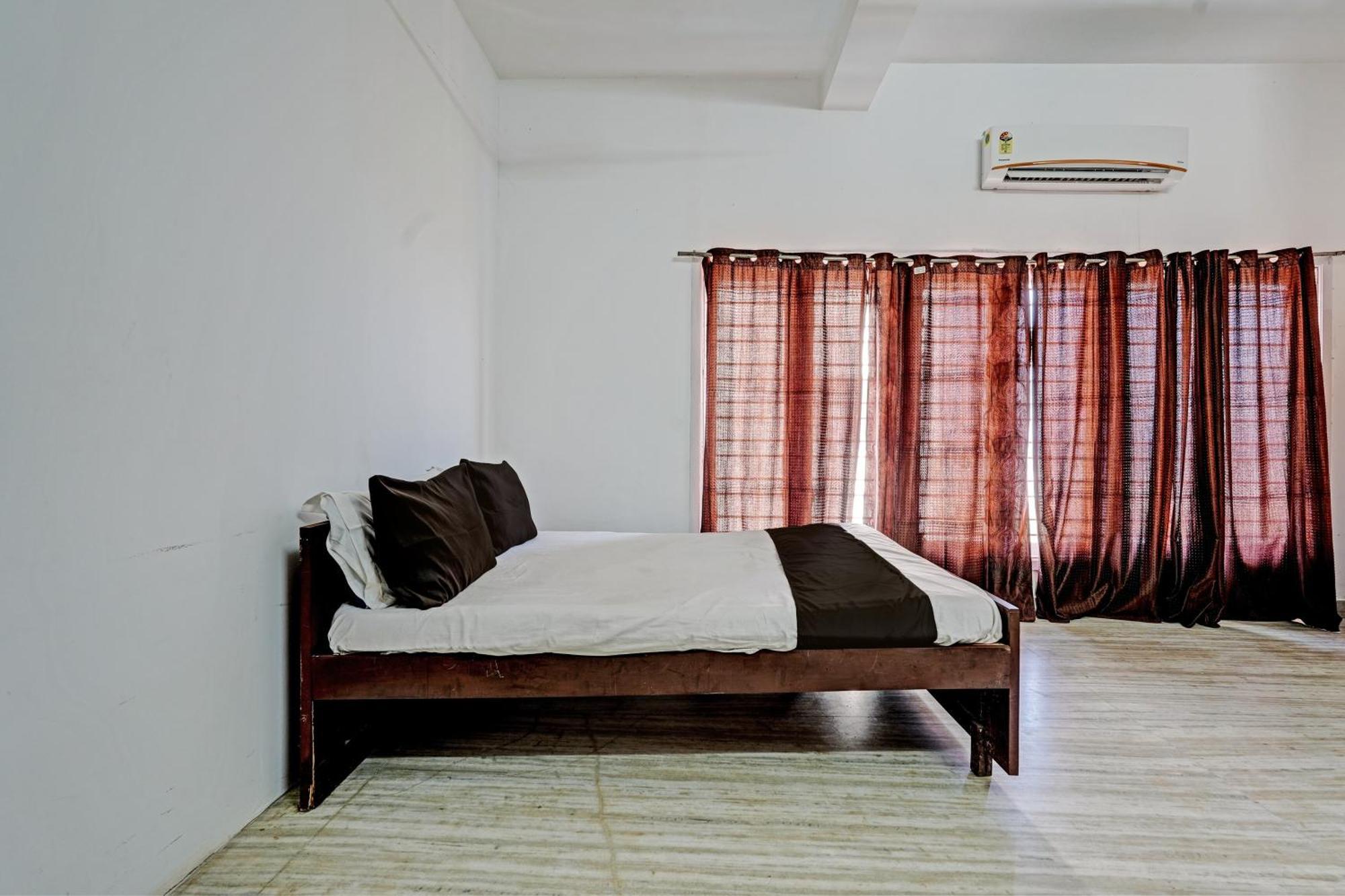Oyo Flagship Ecr Goa Beach 3*