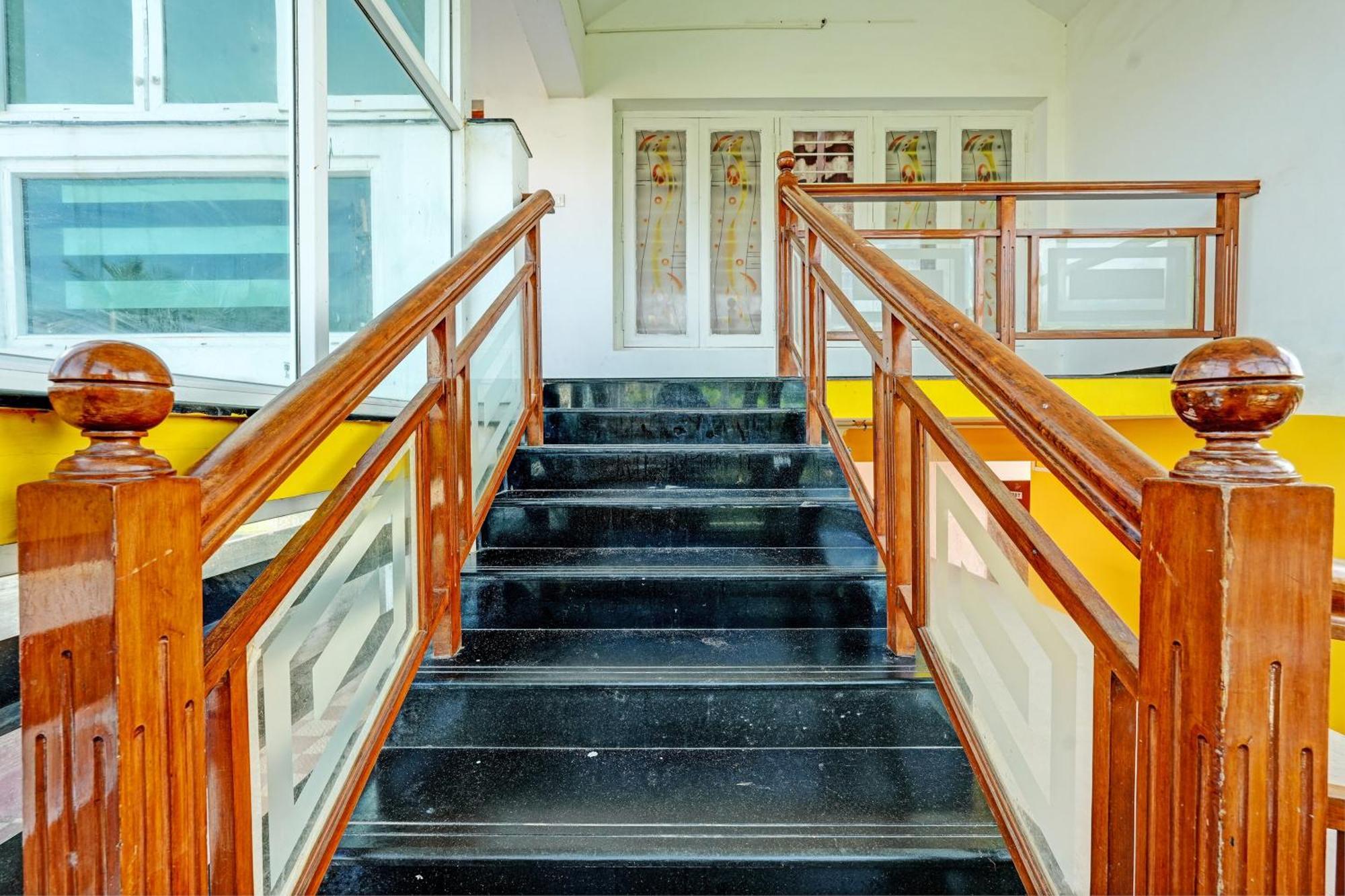 Oyo Flagship Ecr Goa Beach Hotel Chennai